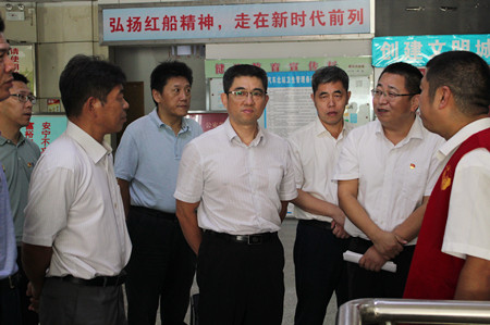 省廳孫副廳檢查北站(葛雄)1_副本.jpg